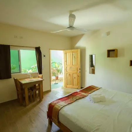 Casa Almendro Hotel 2*