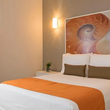 Hotel Azura Boutique 4*
