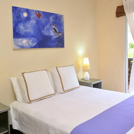 Geminis Boutique Condohotel 4*