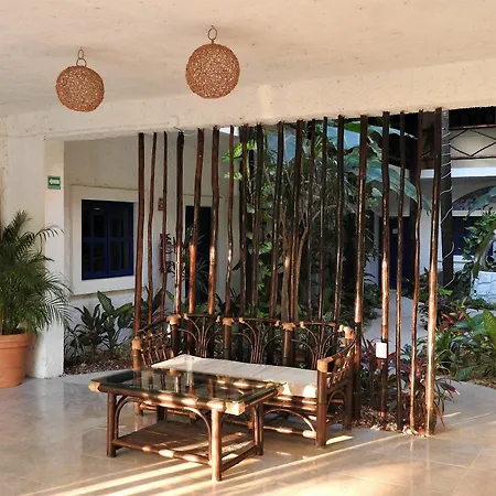 Hotel Luna Maya