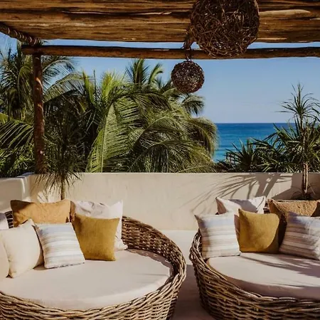 Palms House *