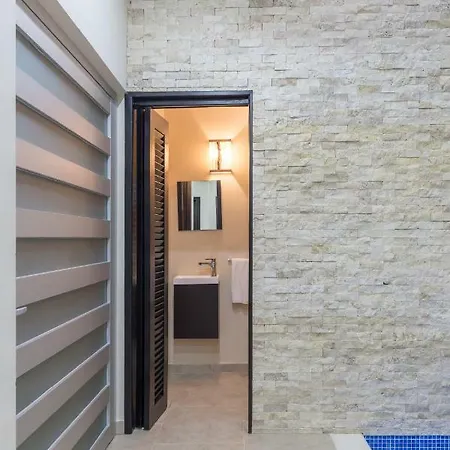 Private Modern Villa-pool Beds-ac-internet-parking-grill * Tulum