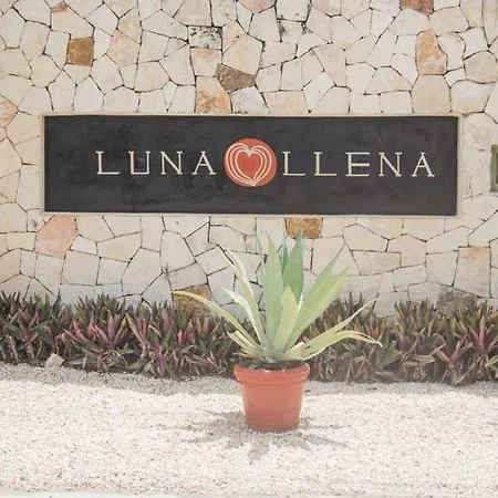 Luna Llena Hotel