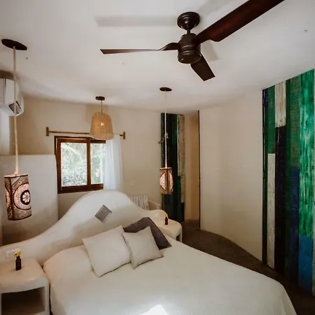 Villa Beachfront Casa 8 *