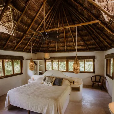 Beachfront Casa 8 Villa