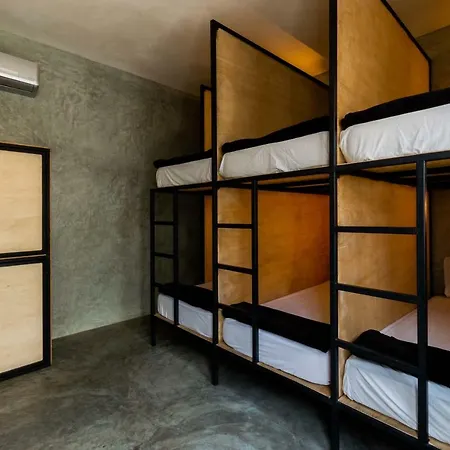 Hostel Lum *