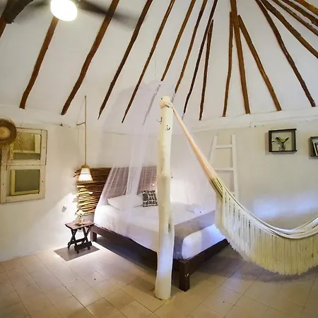 Secret Garden Hotel 3*