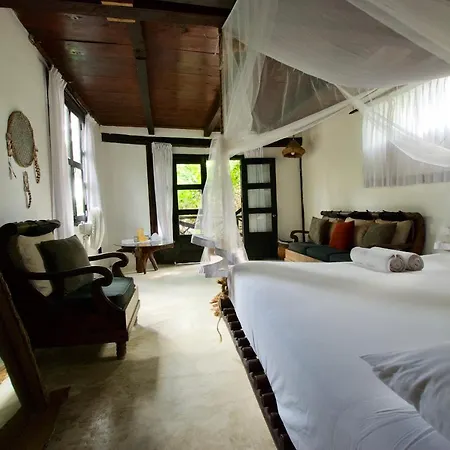 Zulum Hotel 3*