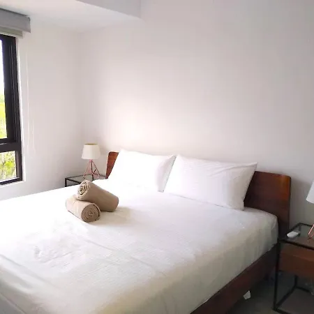 Private Roof W Plunge Pool, Brand New 2 Bedroom Penthouse For 6 Sleeps Holiday home *