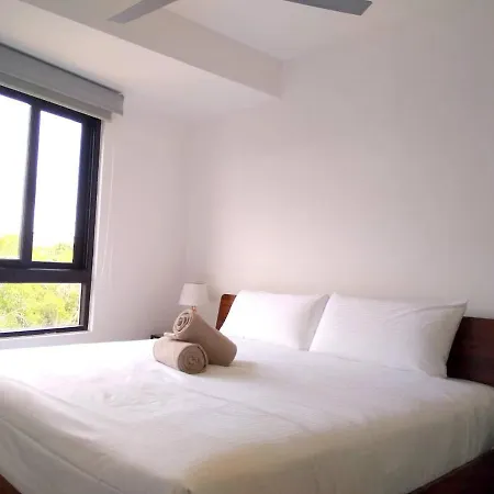 Private Roof W Plunge Pool, Brand New 2 Bedroom Penthouse For 6 Sleeps *