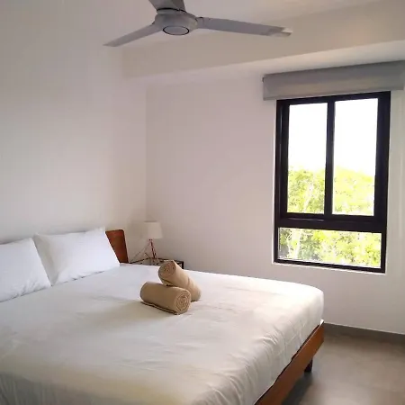 Private Roof W Plunge Pool, Brand New 2 Bedroom Penthouse For 6 Sleeps