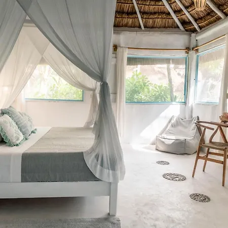 Playa Mambo Eco Cabanas 4*