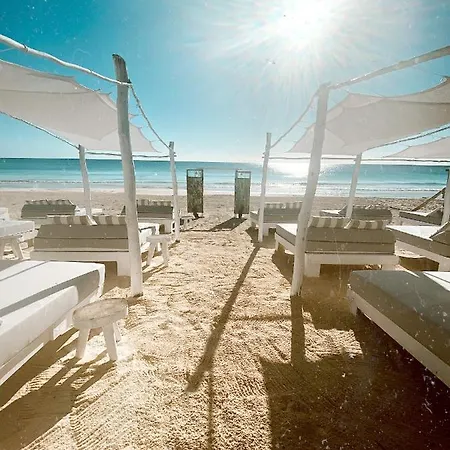 Playa Mambo Eco Cabanas