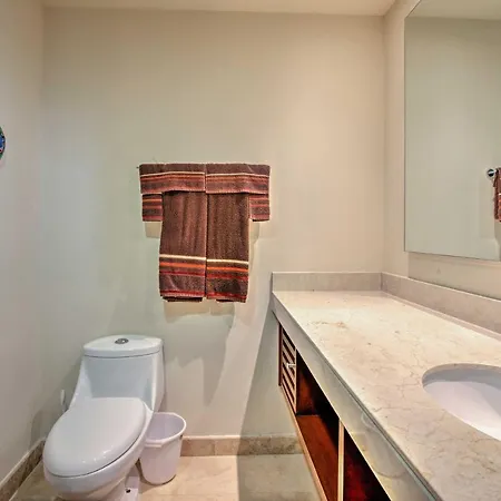 Resort-style 3 Miles To Historic Ruins Holiday home