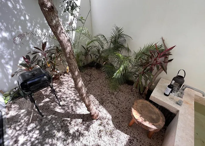 Condo Jungle Apartment & Private Patio