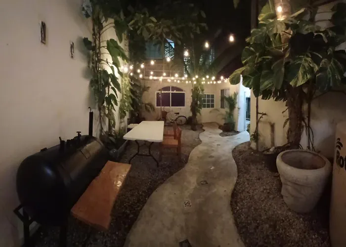 Hostal La Casa De Los Viajeros