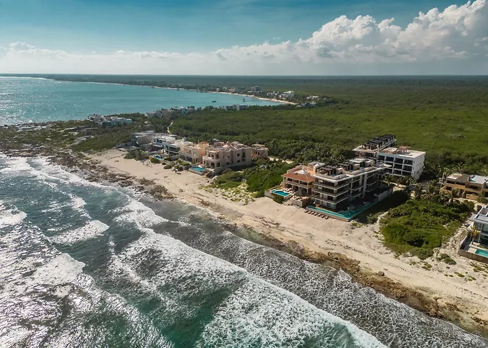 Direct Access To The Beach & Private Rooftop Pool