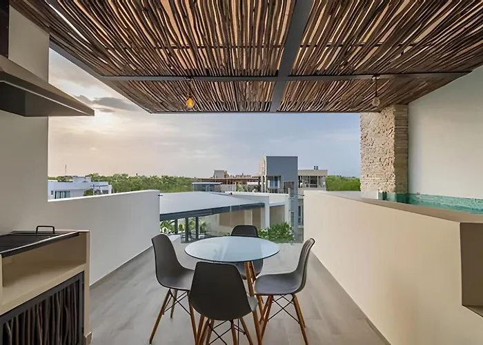 Penthouse With Private Pool Moots 303