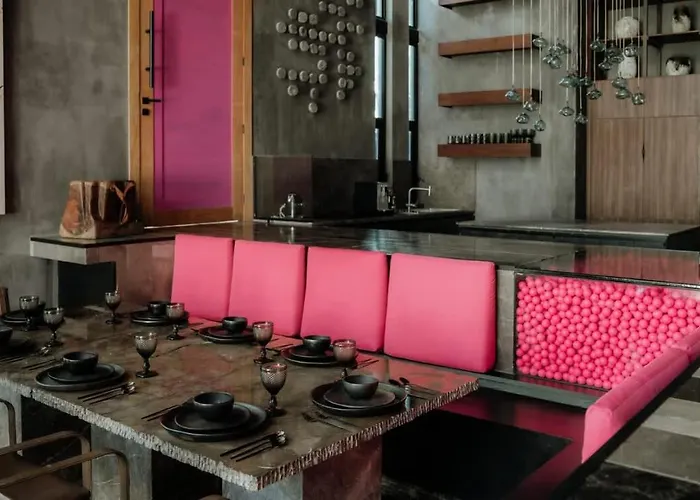 Barneys Ny Pink Residence With Pool