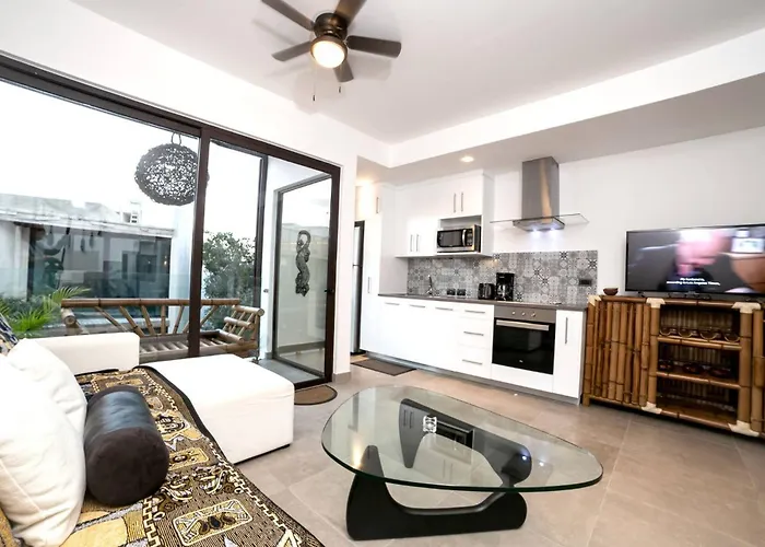Beautiful Penthouse For 2 With Private Patio, 2 Bikes Included And Pool!