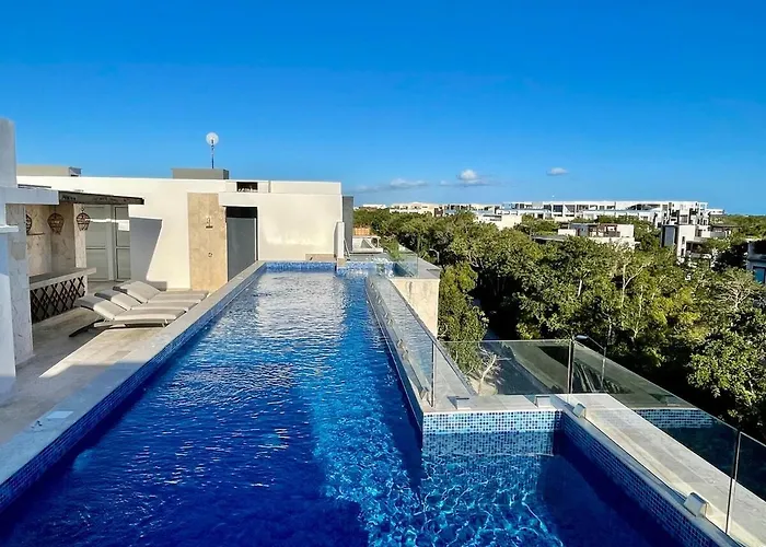2 Bedrooms 10 Minutes To The Beach