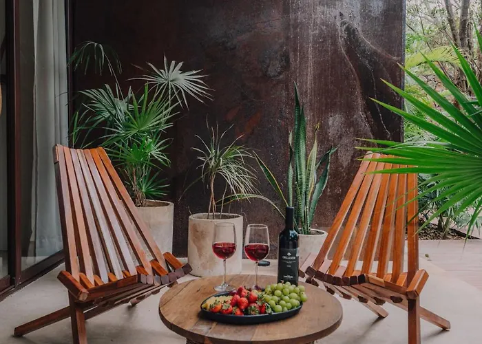 Condos Watal - Relax, Unwind In Style And Comfort, Private Pool, 24Hr Concierge