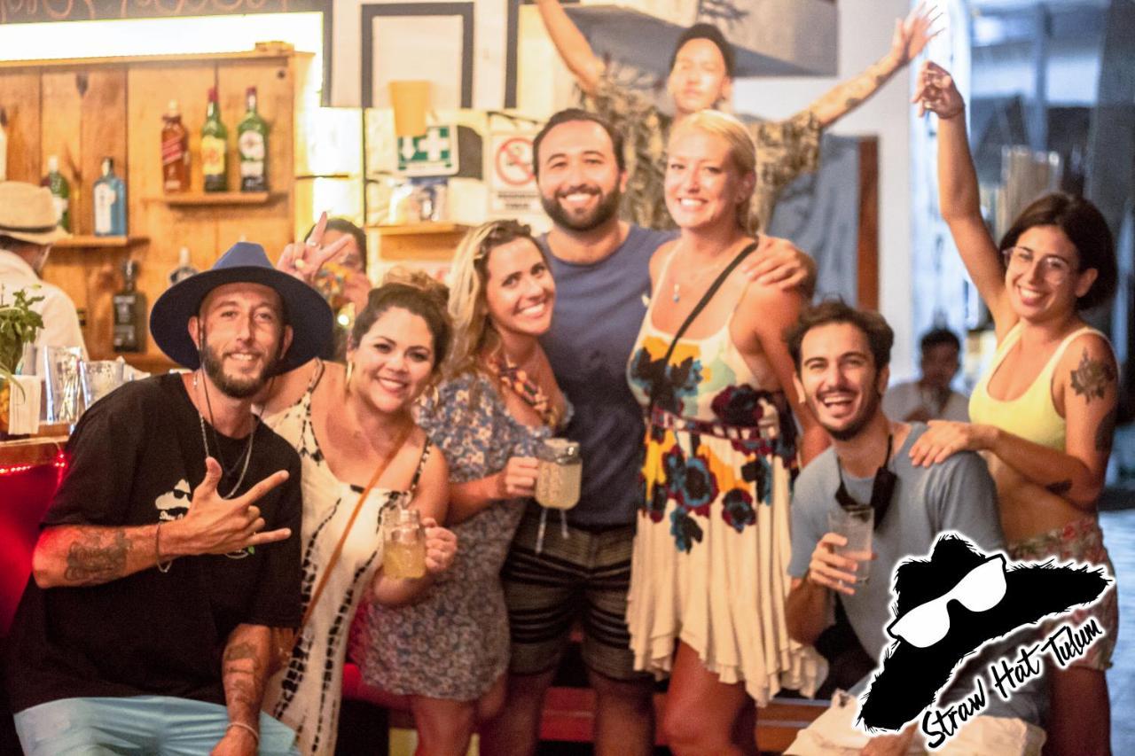 Hostel Straw & Rooftop Bar