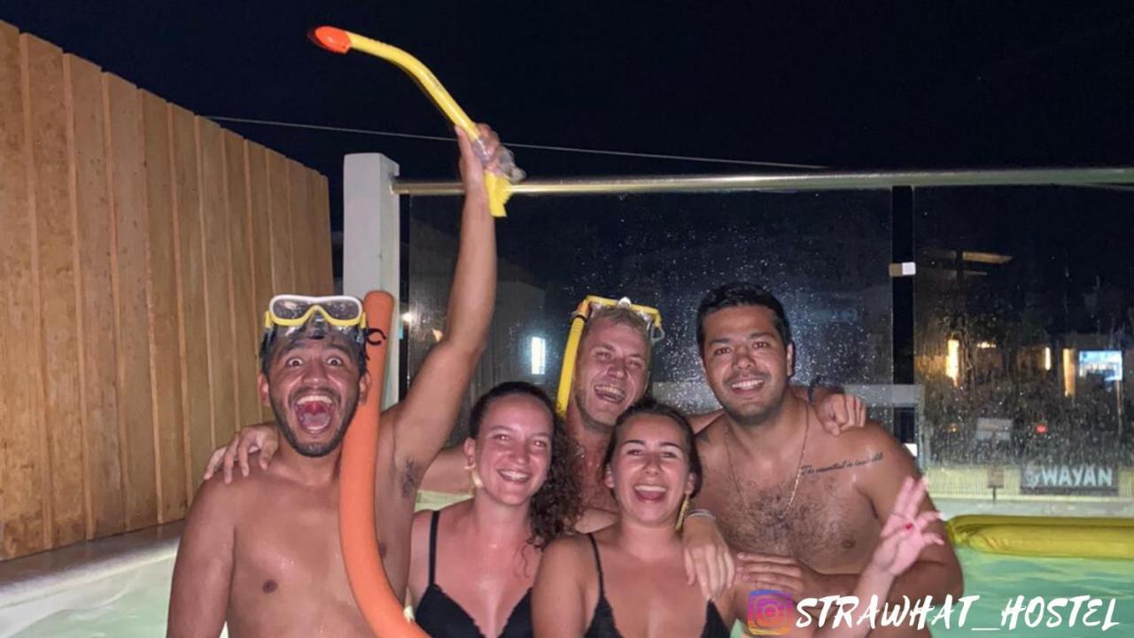 Straw & Rooftop Bar Hostel