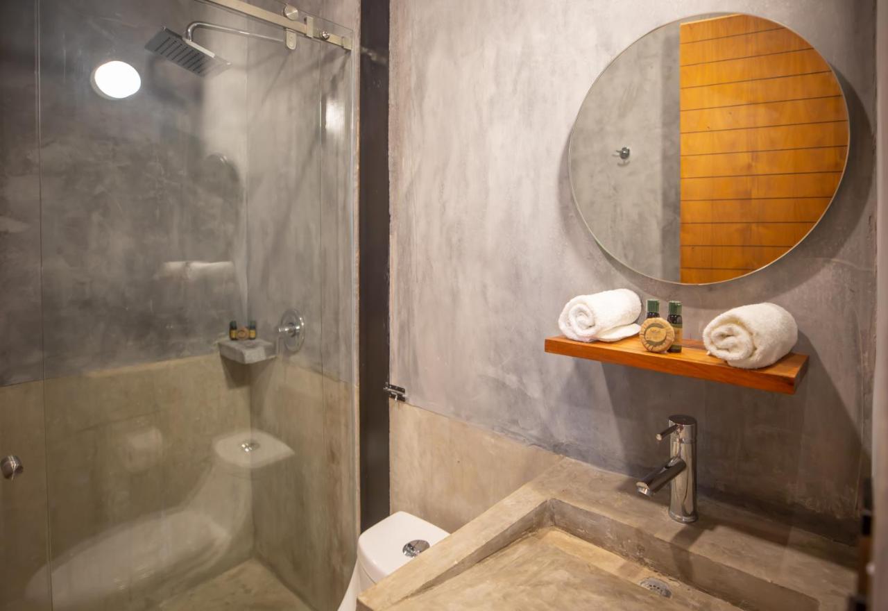 Nuee Hotel & Beach Club 4*