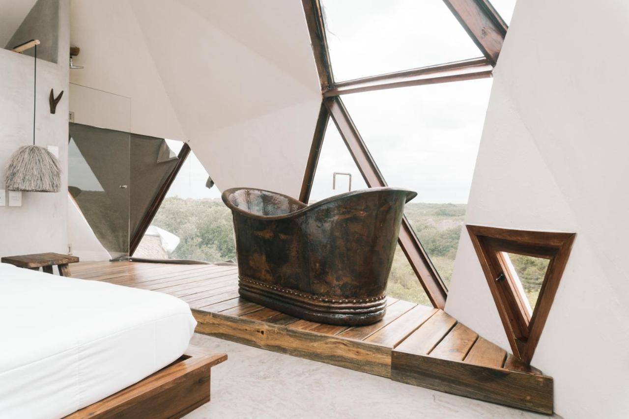 Hotel Mamasan Treehouses & Tulum