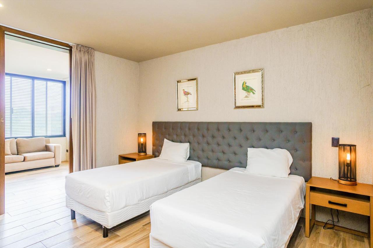 Apartment Private Plunge Pool, Art, Spa, Pool With Cabanas