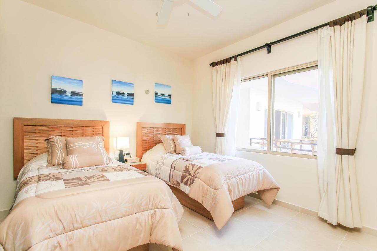 Complex With An Alluring Pool & Tropical Vibes By Stella Rentals! Apartment *