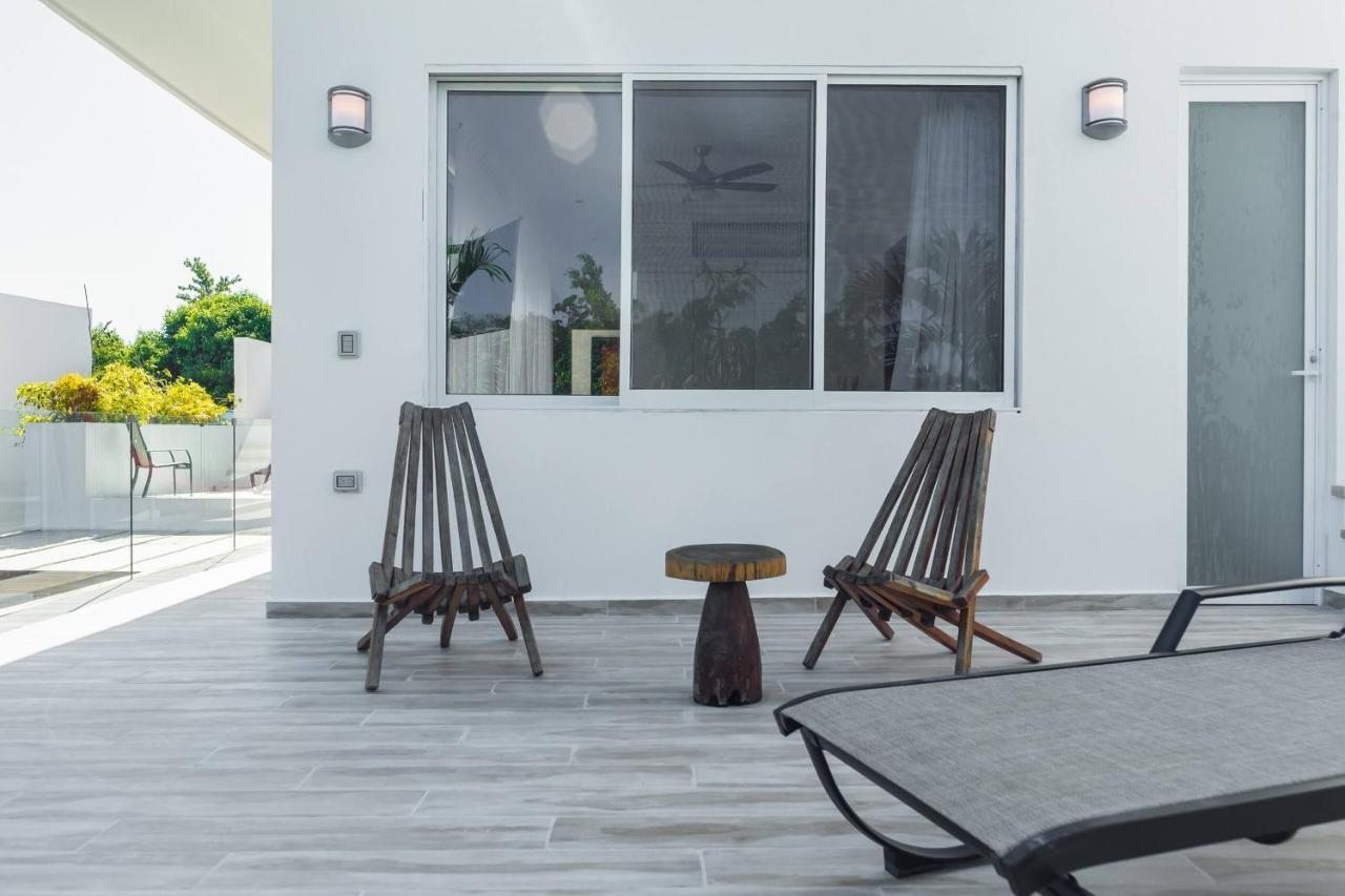 Calma, Chic & Mexican Villa, A True Oasis Pool, Security
