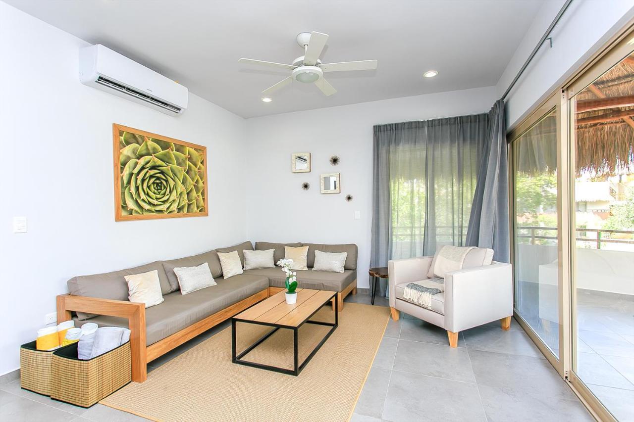 Complex With An Alluring Pool & Tropical Vibes By Stella Rentals! Apartment