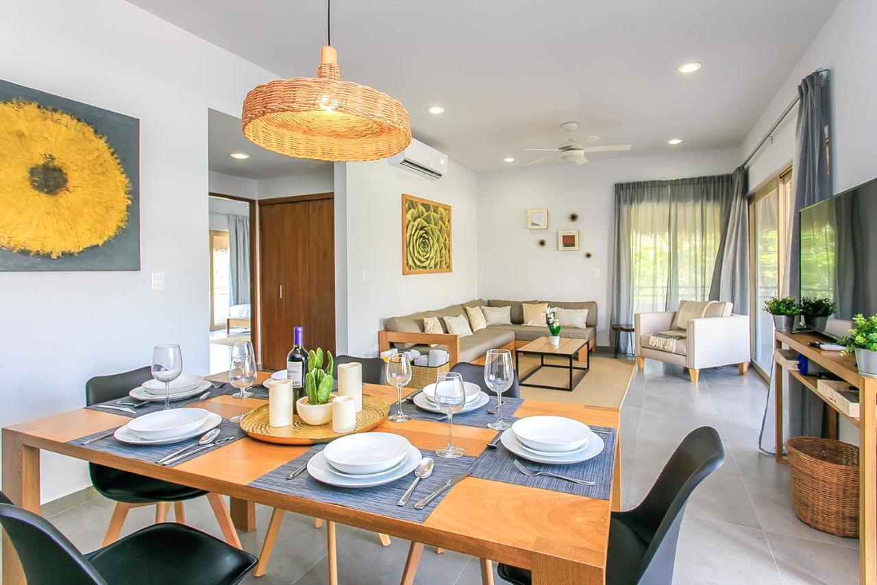 Apartment Complex With An Alluring Pool & Tropical Vibes By Stella Rentals!