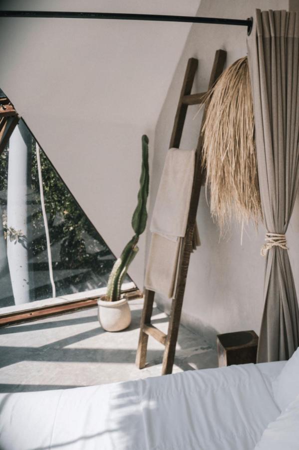 Mamasan Treehouses & 4*