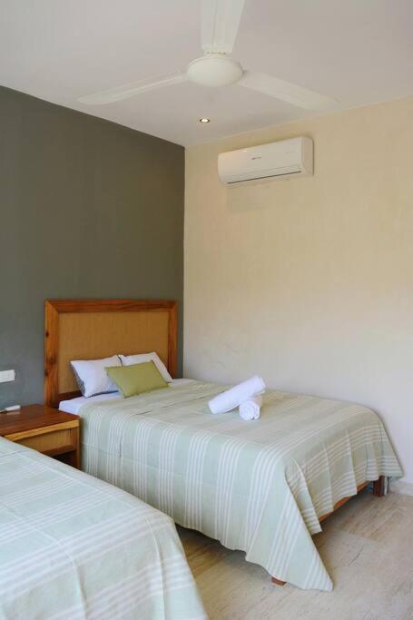 Exclusive, Spacious, Comfy 3 Bedroom Ph With Pool! Apartment