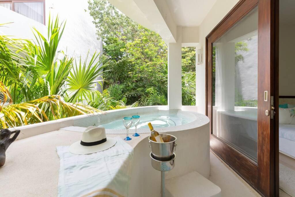 Intima - Optional Clothing - Private Jacuzzi Apartment Tulum
