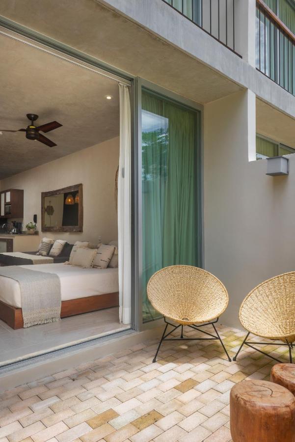 Private Wterrace & Direct Pool Access A104 Apartment *