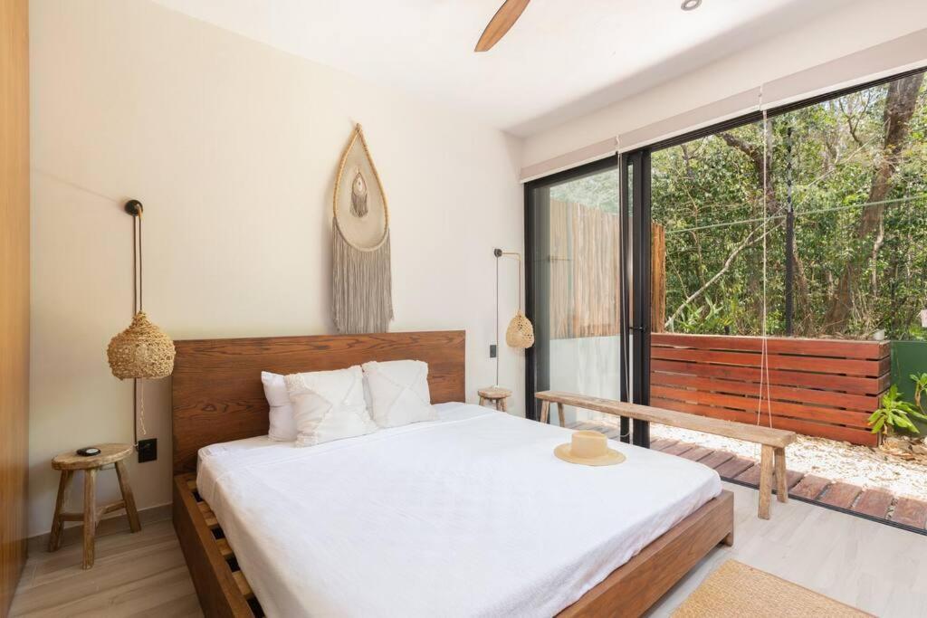 Luxury 1 Bedroom With Garden And Private Pool Apartment