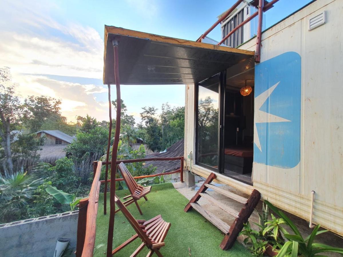 Primitive Selfcheck-in Adults Only 2*