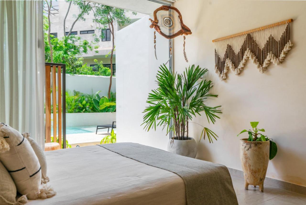 Private Wterrace & Direct Pool Access A104