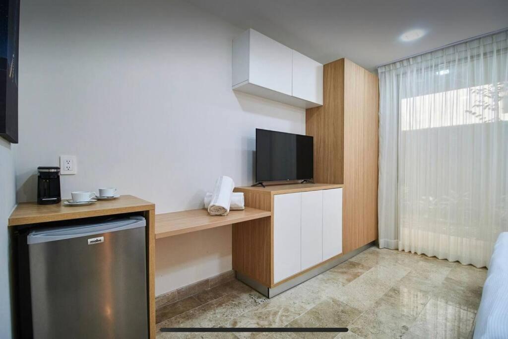 Sherlock - Swim Up & Gym & Club Access Apartment Tulum