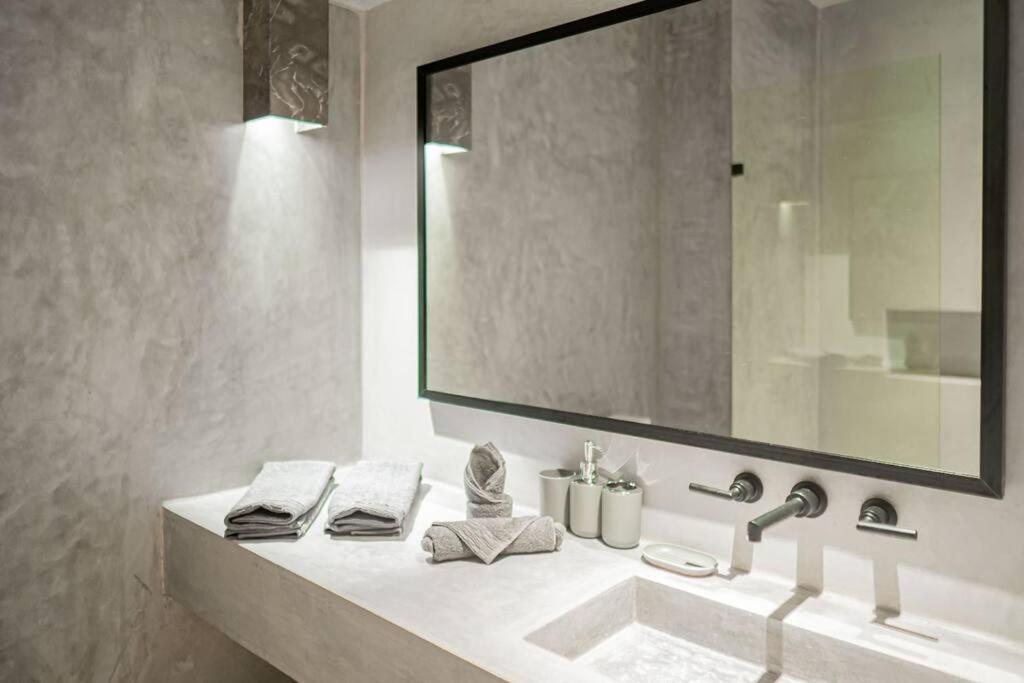 Apartment Essentia Luxury Jungle 2br With Private Pool