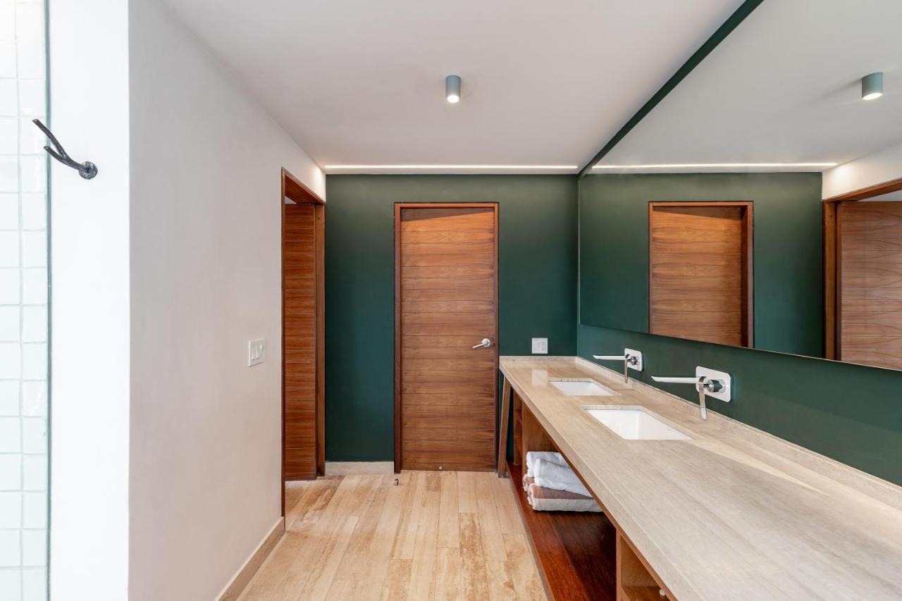 407 Stunning Penthouse For 2 Apartment