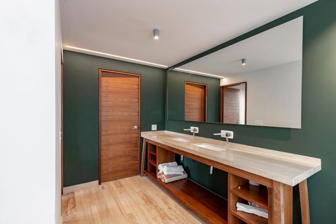 407 Stunning Penthouse For 2 Apartment