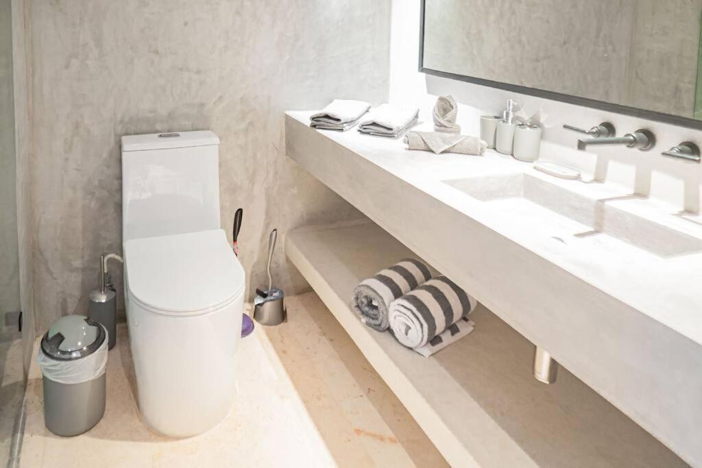 Essentia Luxury Jungle 2br With Private Pool