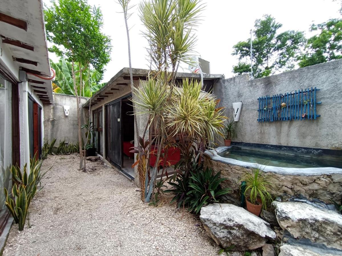 Primitive Selfcheck-in Adults Only 2*