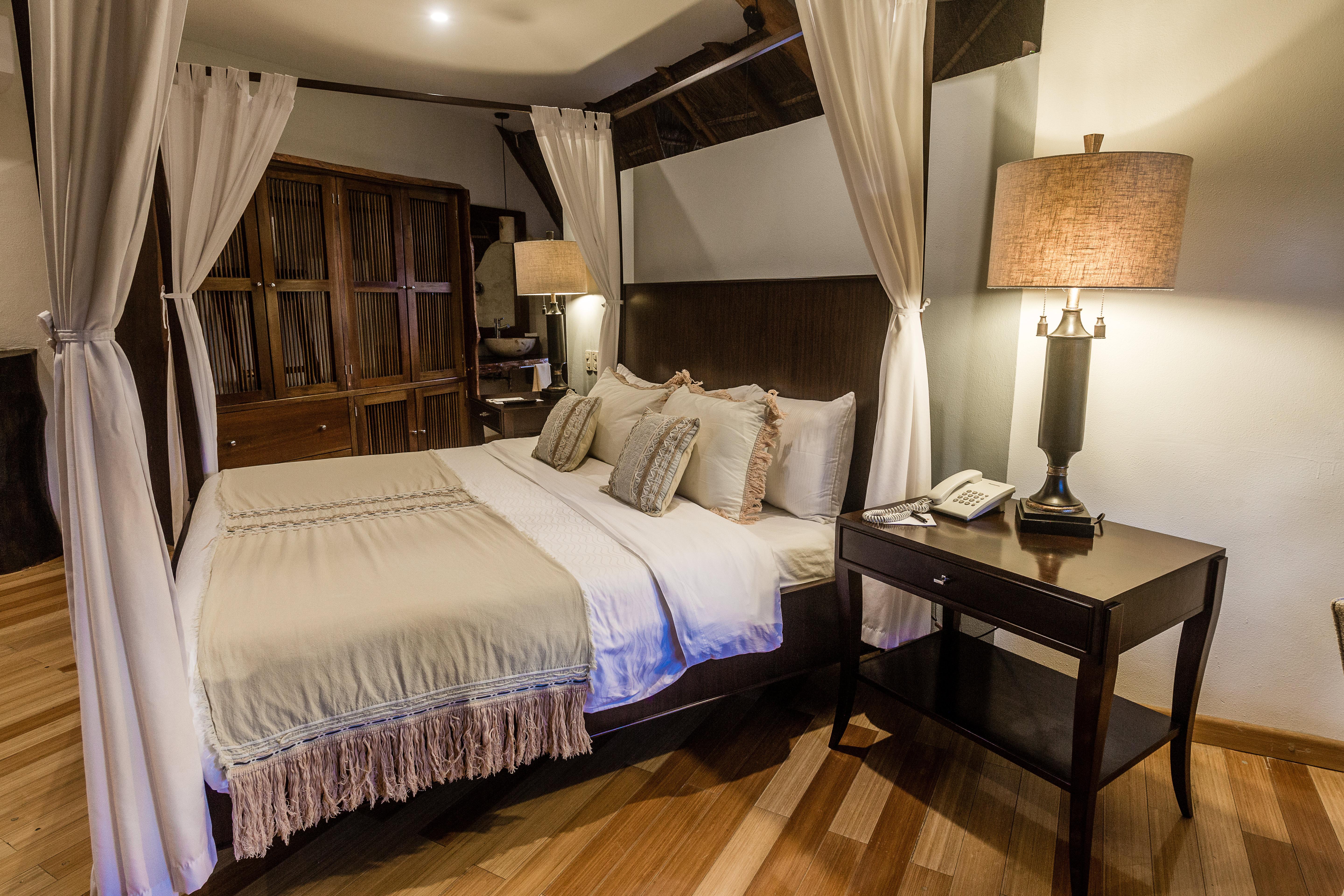 Ana Y Jose & Club Hotel