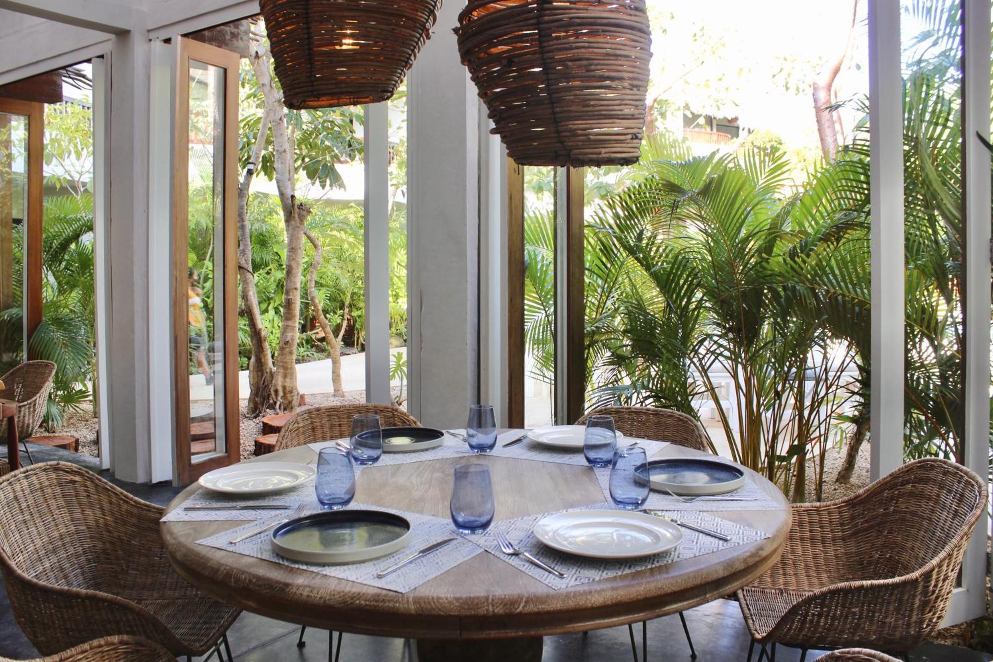 Aluna Hotel
